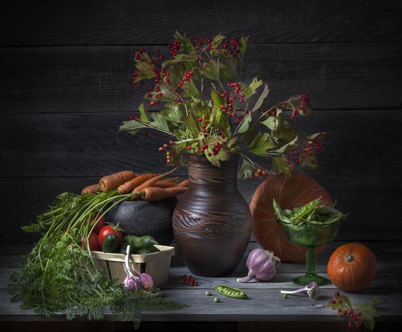 овощи, морковь, горох, чеснок, тыква, огурцы, калина, крынка. Осенний натюрмортphoto preview