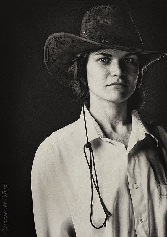 портрет, ковбойская шляпа, ковбой, девушка ковбой, девушка в шляпе Наташаphoto preview