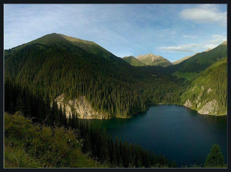 горы,природа,озеро,скалы,цветы,облака,ущелье,лес,трава,камни,рассвет Утроphoto preview