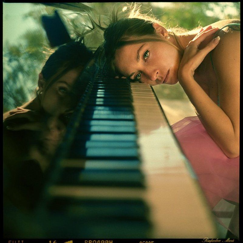 грустный праздникphoto preview