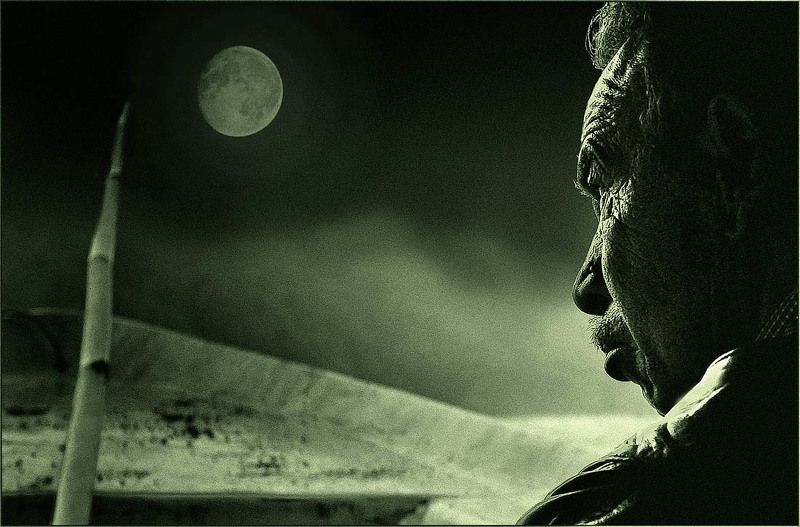 бали, озеро, лодка, лодочник, удочка, рыбалка, луна, ночь Ночная рыбалкаphoto preview