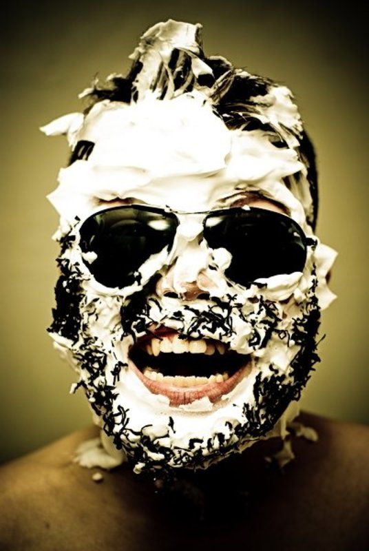 пена Измазал братаphoto preview