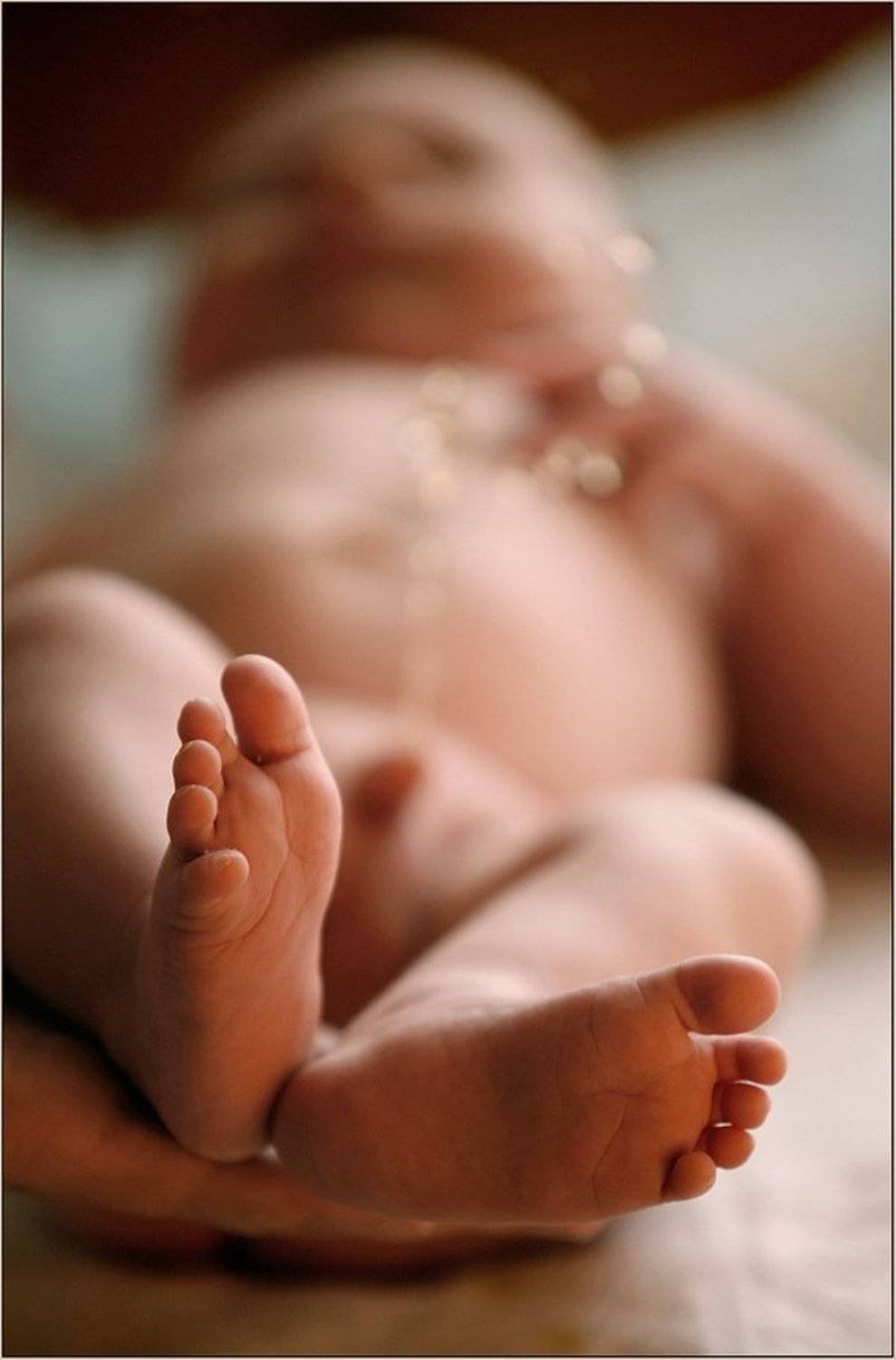 Стопудовый мальчик. Автор: Ханмурзин Павел мальчик, пяточки, фонтанчик, Ханмурзин Павел