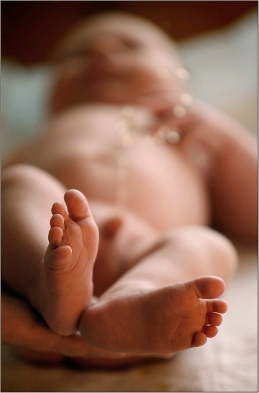 мальчик, пяточки, фонтанчик Стопудовый мальчикphoto preview