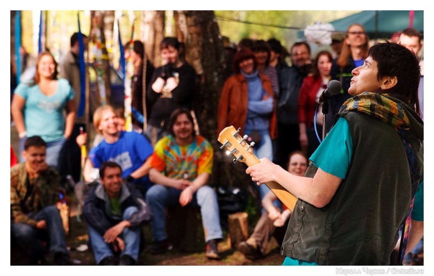 Умка на Щепке. Автор: Кирилл Чернов опен эйр, open air, умка, выступление, концерт, щепка, на щепке, зрители, щепкинское болото, 1000, умка без б, умка без бронивичка, фото, умка и броневичок, Кирилл Чернов