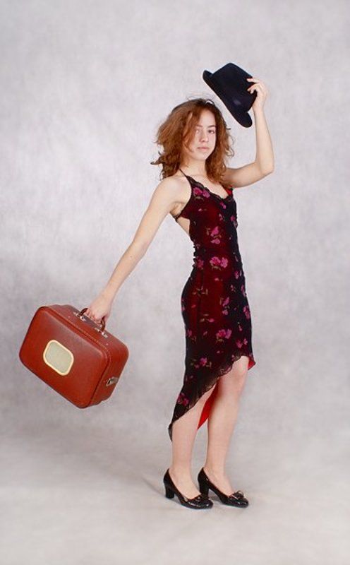 девушка, чемоданчик, шляпа Пора в Питер! фото превью