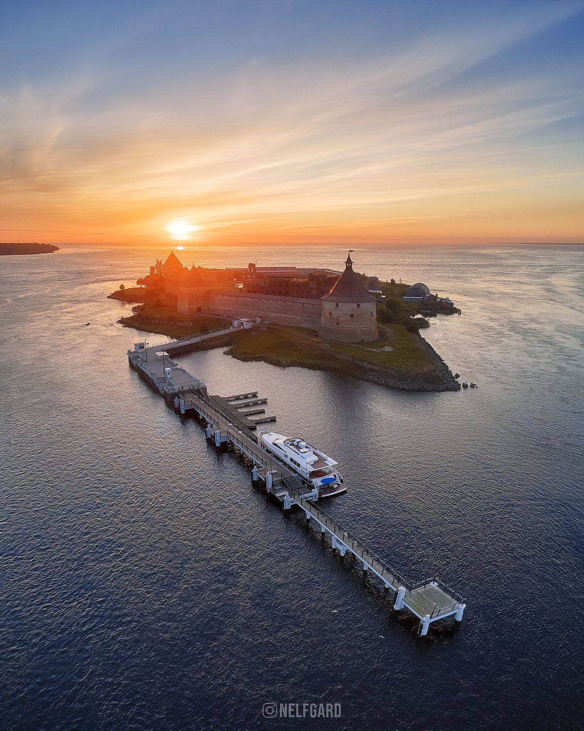 Крепость Орешек на рассвете. Автор: Чехонин Александр Ладога, Орешек, крепость, аэро, Чехонин Александр