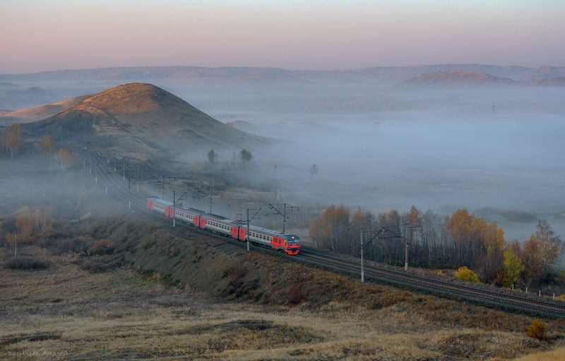 электричка, туман, осень, утро, эд9м Утренняя электричкаphoto preview