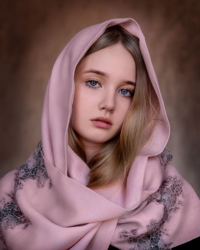 студийный портрет, красивая девушка, женский портрет, концептуальное Аринаphoto preview