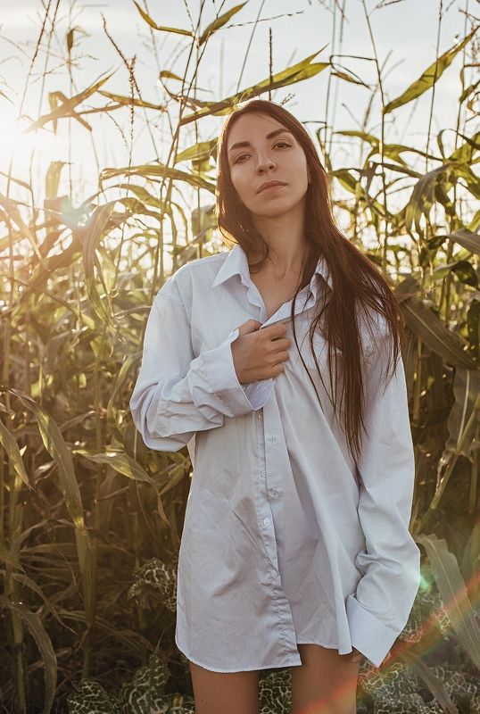 женщина, девушка, ню, поле, небо, рубаха, бельё, тату, солнце, закат photo preview