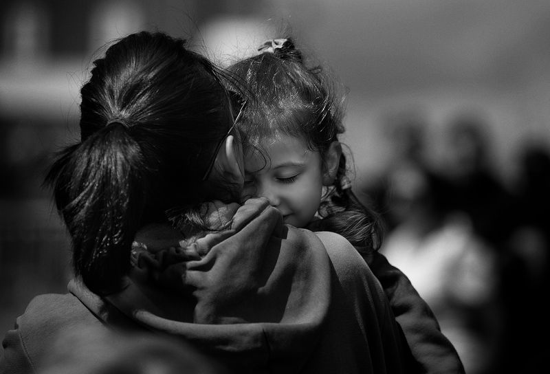 чб фото, дети, уличная фотография, жанровый портрет Город и дети фото превью