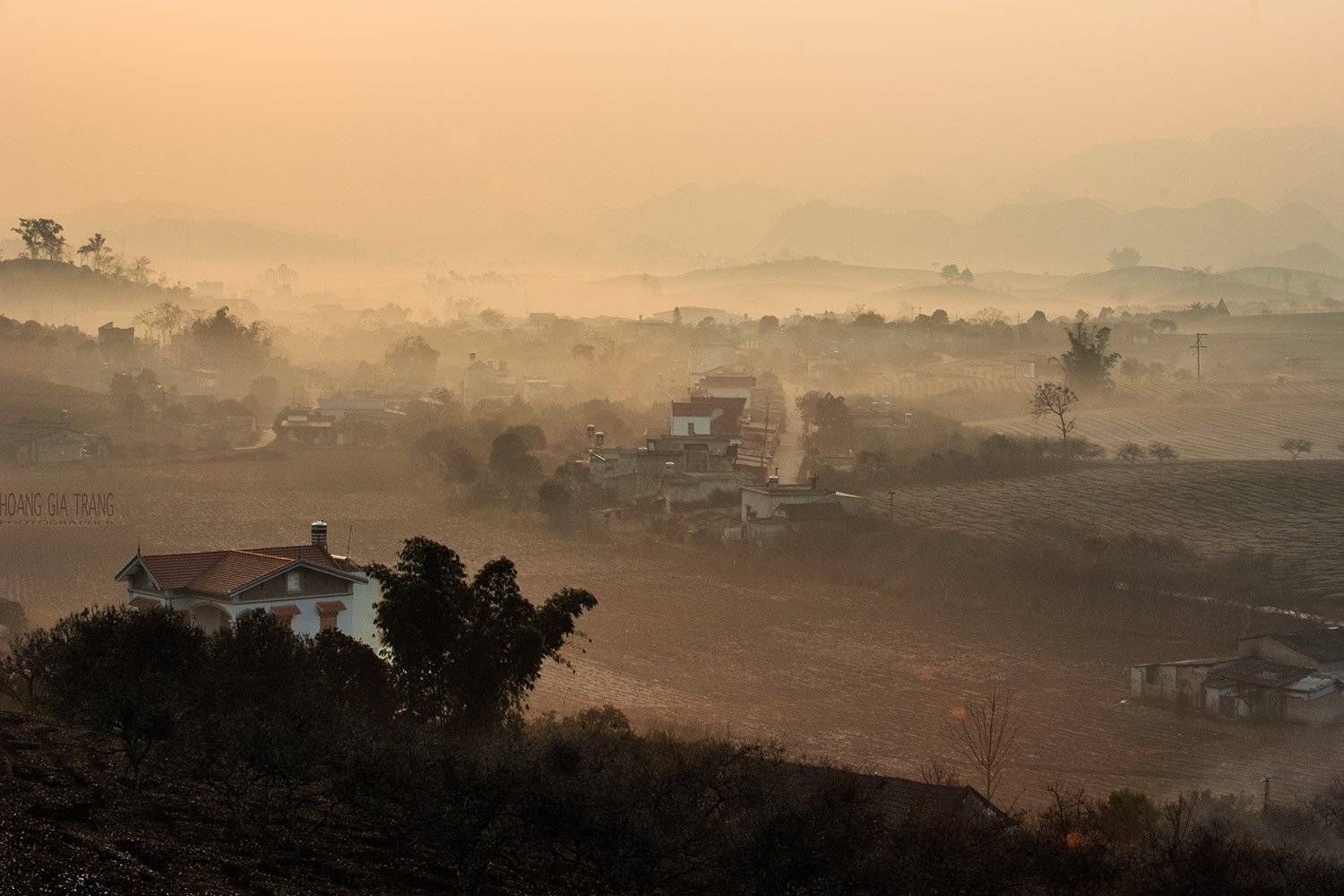 Bình minh hồng. Автор: Hoang Gia Trang , Hoang Gia Trang