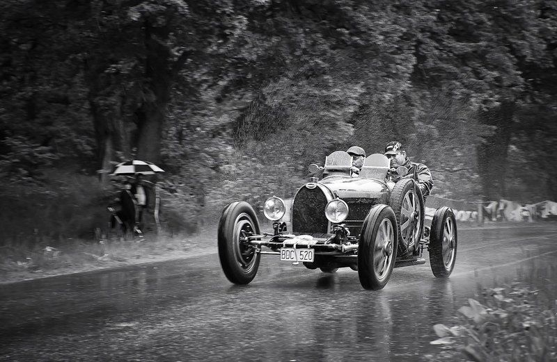 bugati in the rain, g?rdesloppet, ignaca, patryk, stockholm, sweden Bugatti In The Rainphoto preview