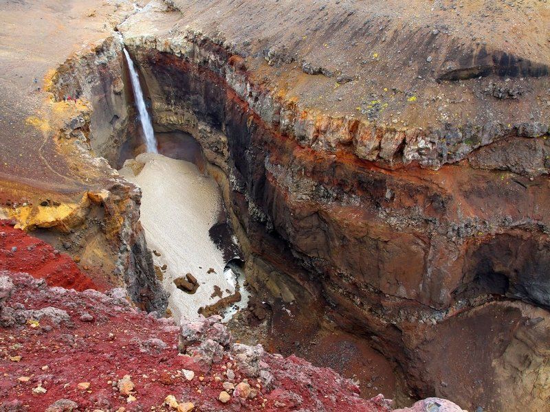 Красный опасныйphoto preview