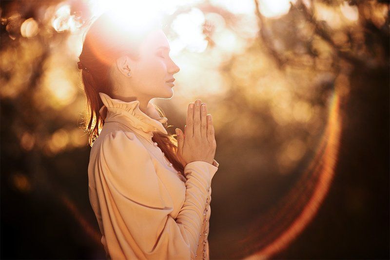 #model #modelling #instalife #in, #portrait #sunshine #sun #rays # Her payersphoto preview