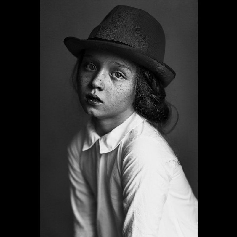 Девочка из прошлогоphoto preview