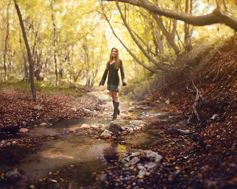 Ани в лесуphoto preview