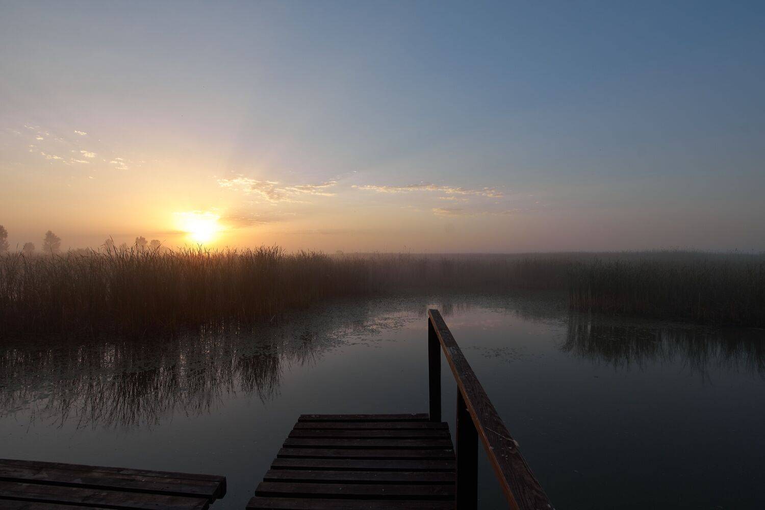 Smoke on the water. Автор: Сторчилов Павел smoke, moning, astrakhan,russia, wildlife, , Сторчилов Павел