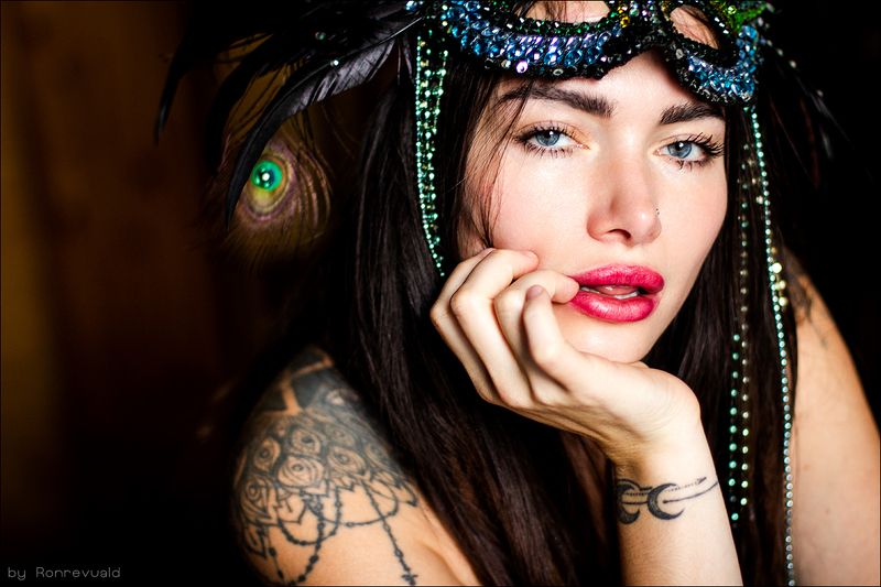 girl,woman,eyes,beauty,portrait,fashion,light,девушка,портрет,москва,свет, глаза Диphoto preview