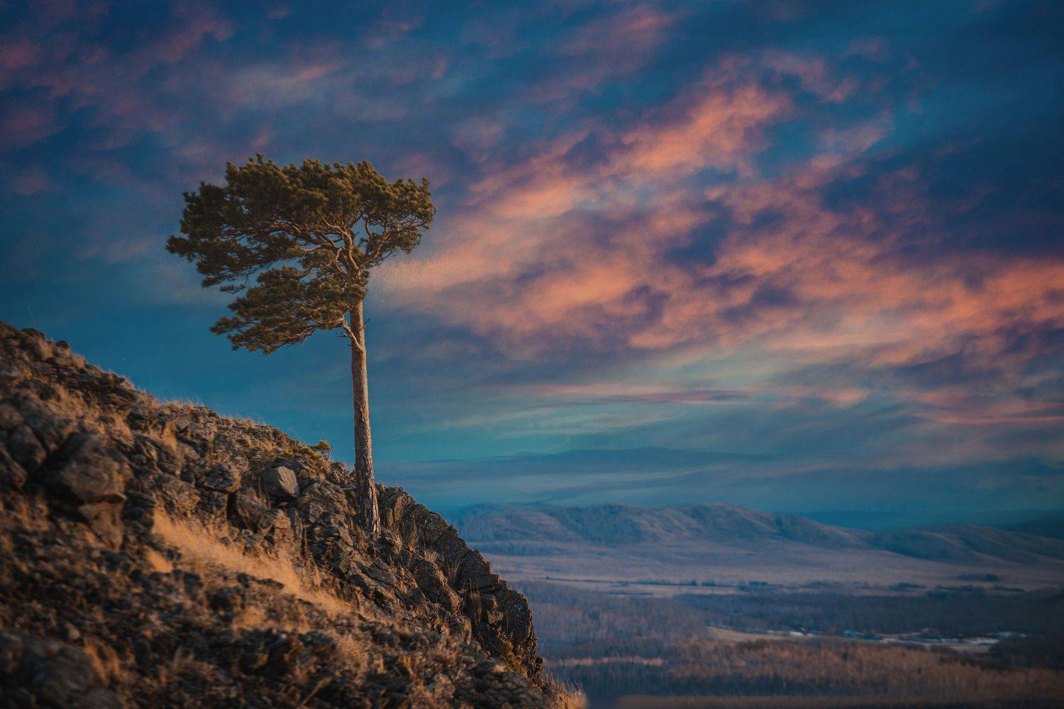 Вгрызаясь в горы. Автор: Юрий горы, закат, путешествия, красочно, урал, нурали,, Юрий