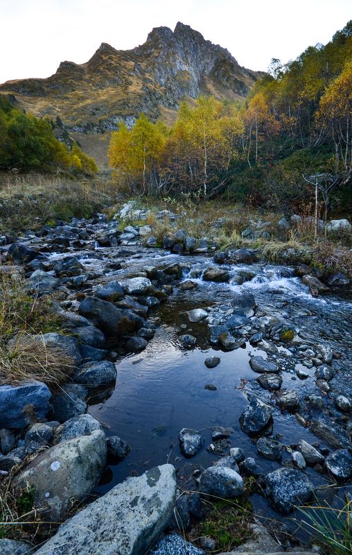 горы, загедан, осень, река Начало осениphoto preview