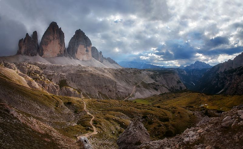 Три пика Лаваредо, Доломиты, Италияphoto preview