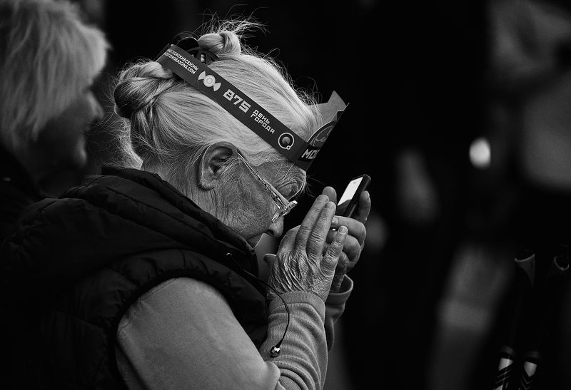 чб фото, уличная фотография, женский уличный портрет, золотой возраст *photo preview