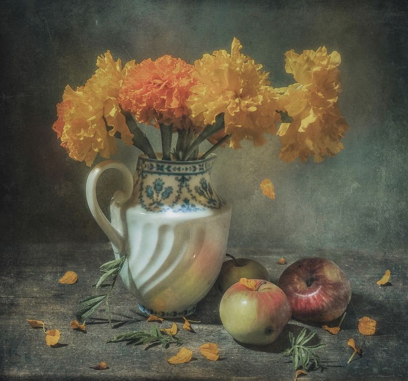 Три яблокаphoto preview