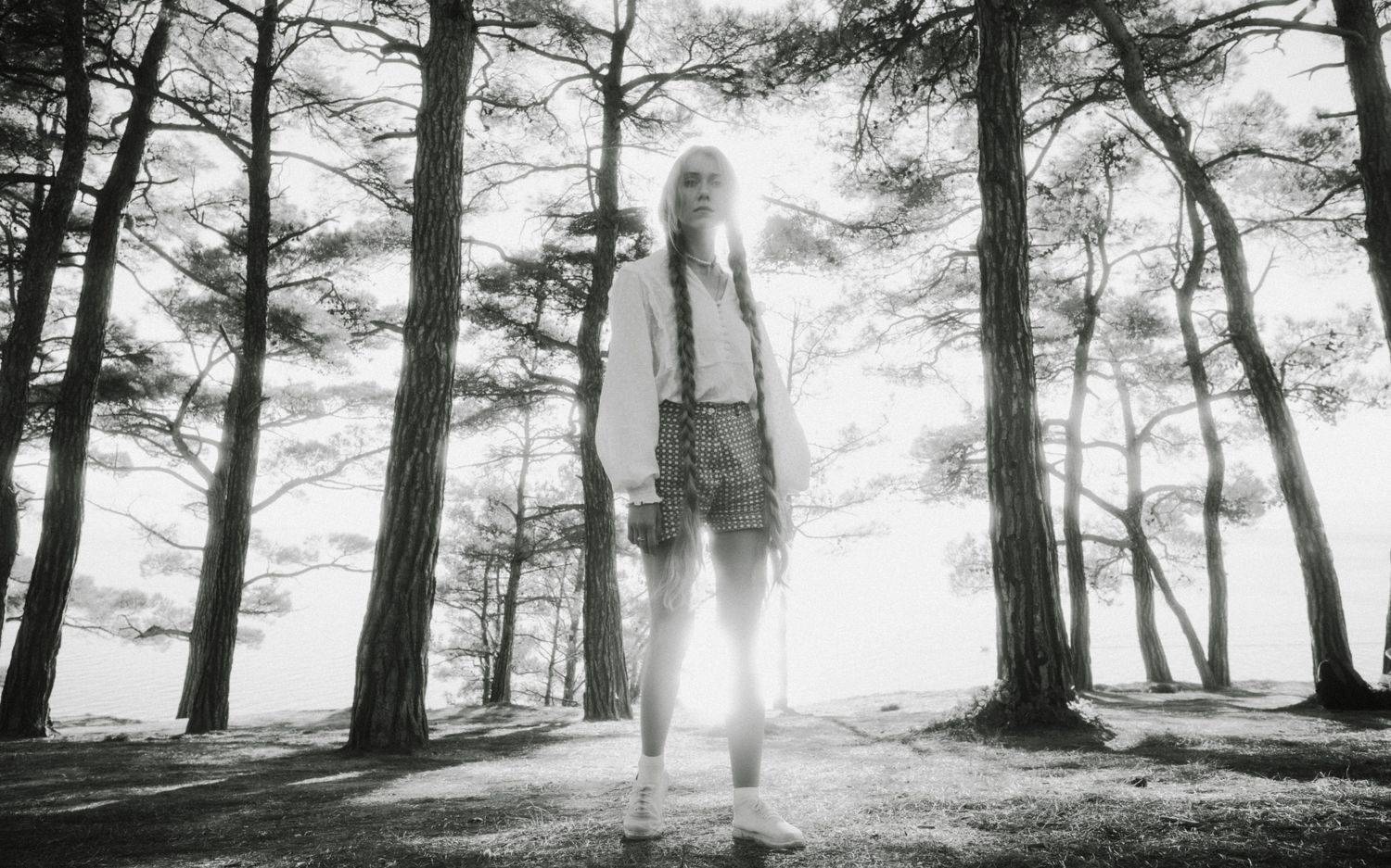 Автор: Терников Александр портрет, девушка, лес, берег, чб, Терников Александр