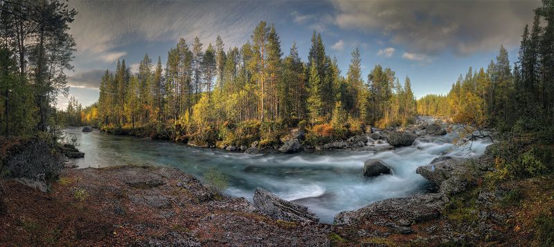 река Гольцовка Хибины горы Кольский полуостров Заполярье Течет река издалекаphoto preview