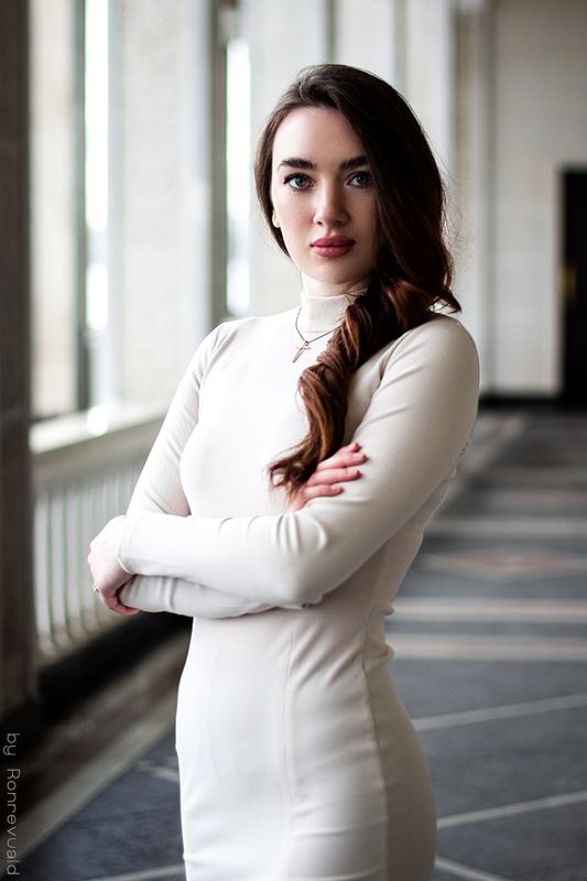 girl,woman,eyes,beauty,portrait,fashion,light,девушка,портрет,москва,свет, глаза Alesyaphoto preview