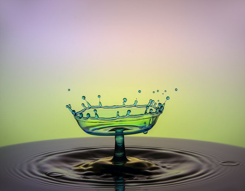 WATER,LIQUID,SPLASH PHOTOGRAPHY,ABSTRACT,TIME STOP,SPEED LIGTH,YOUSEF SAYADI,BLUE,YELLOW,MAGENTA,LIQUID ART,ABSTRACT ART,DROPS,MACRO,REFLECTIVE,HIGH SPEED PHOTOGRAPHY Dansing Dropsphoto preview