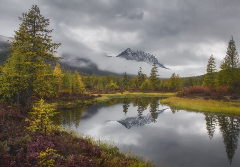 озеро джека лондона, магаданская область, колыма, невидимка, горы, озеро, отражение, осень, туман Тишинаphoto preview