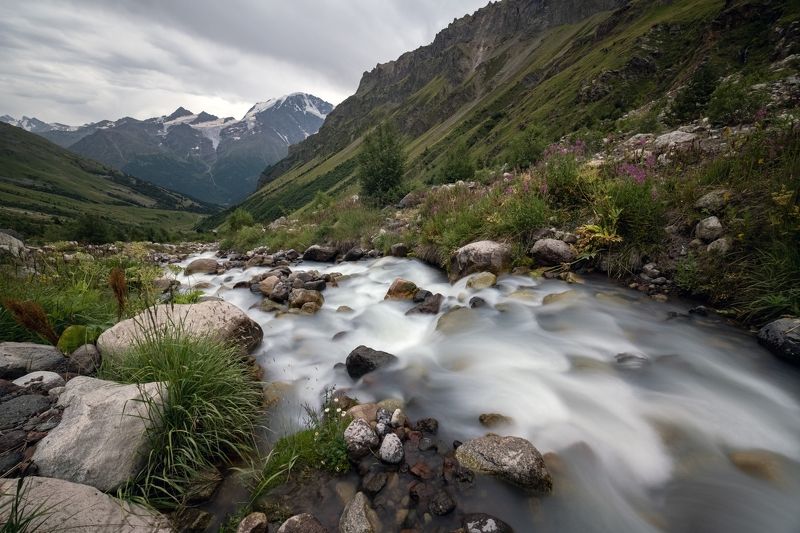 приэльбрусье, терскол, горы, горная река Бурным потокомphoto preview