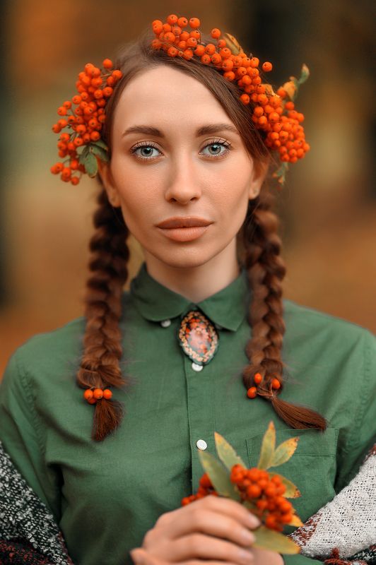 Пока горят костры рябинphoto preview