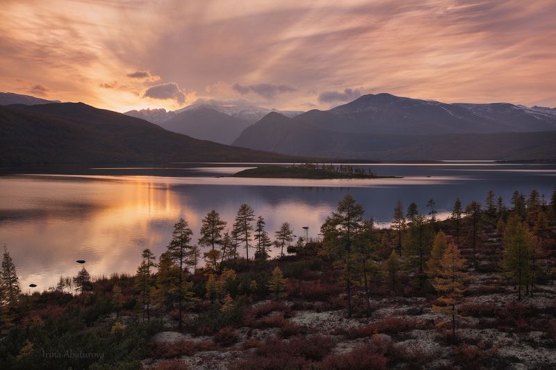 озеро джека лондона, магаданская область, колыма, осень, горы, озеро, закат, тайга Закат на озере Джека Лондонаphoto preview
