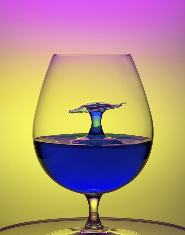 WATER,LIQUID,ABSTRACT,BLUE,LIQUID ART,DROPS,MACRO,SPLASH PHOTO,SPLASH,SPLASHING,STILL LIFE,DROP,DROPLET,DROPLETS,WATER DROP,WATER DROPS,RIPPLE,RIPPLES,CLOSE UP,CLOSE-UP ...photo preview