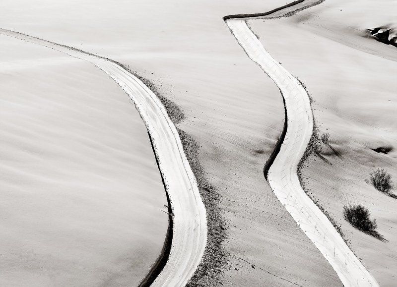 Bianco, Minimal, Neve, Ombre, Strade Ognuno la propria viaphoto preview