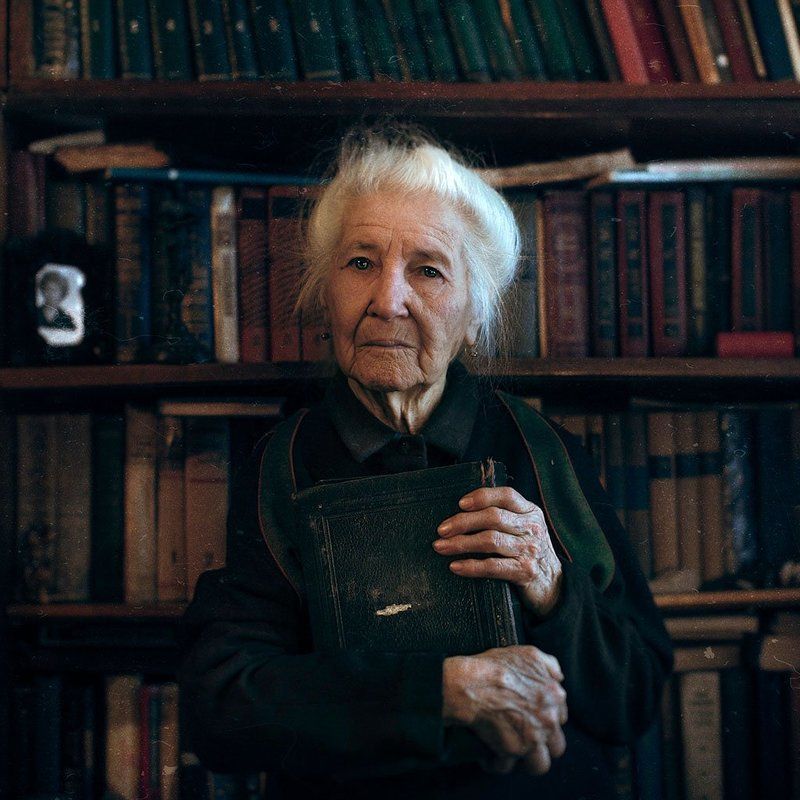 Старый фотоальбомphoto preview