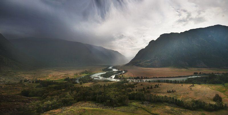 чулышман В предчувствии грозыphoto preview