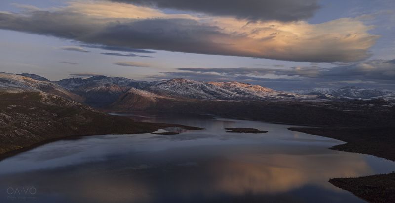пейзаж, осень, озеро, озеро Джека Лондона, остров, природа, горы, лес, Россия, природа России, метеостанция, nature, landscape, lake, Russia, autumn, снег, рассвет, восход, snow, dawn На севере диком стоит одиноко на островочке она. (метеостанция)photo preview
