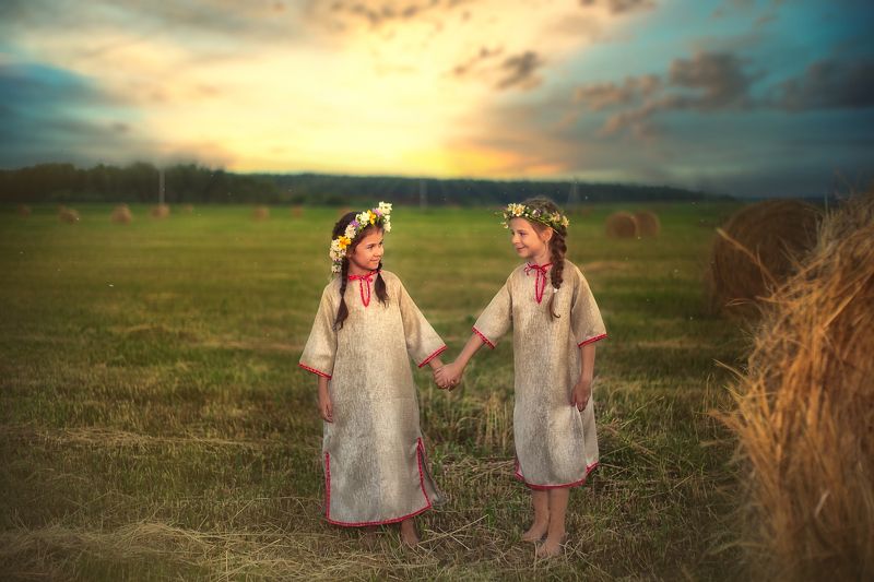 Две сестричкиphoto preview