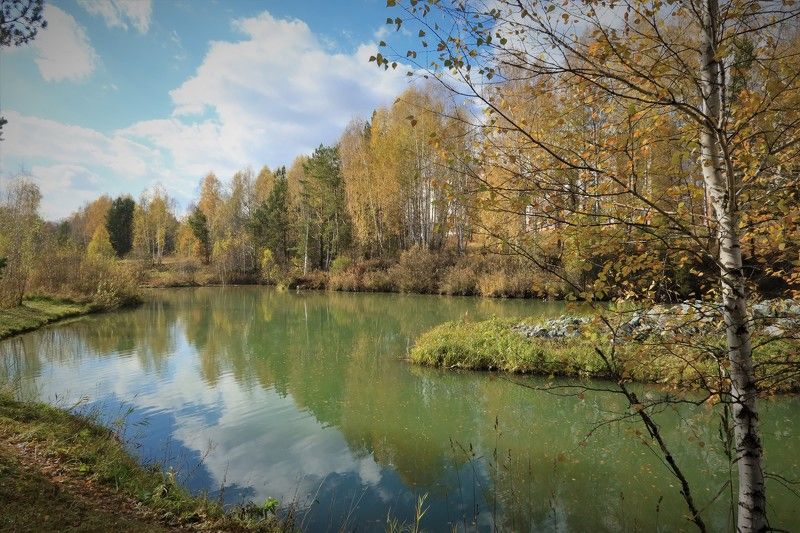 осень,природа,небо,деревья Маленькое озероphoto preview