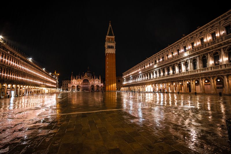 Сан Марко ночью после дождя. Венеция. Италияphoto preview