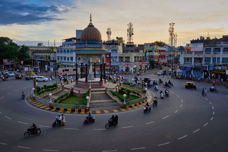 KR Circle in eveningphoto preview