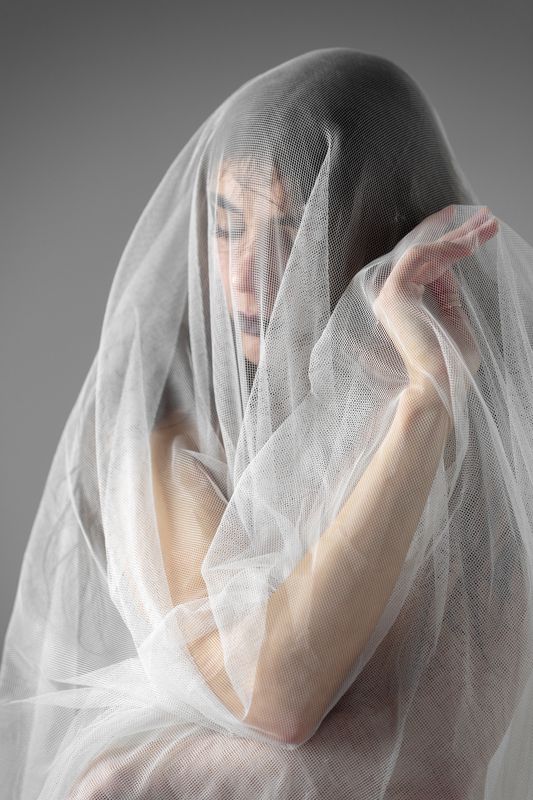 veil, women, one person, adult, beauty, young adult, studio shot, human face, portrait, religious veil, caucasian ethnicity, religion, wedding, females, one, woman, covering, bride, close-up, elegance Портретphoto preview