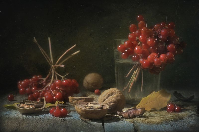 Красные бусиныphoto preview