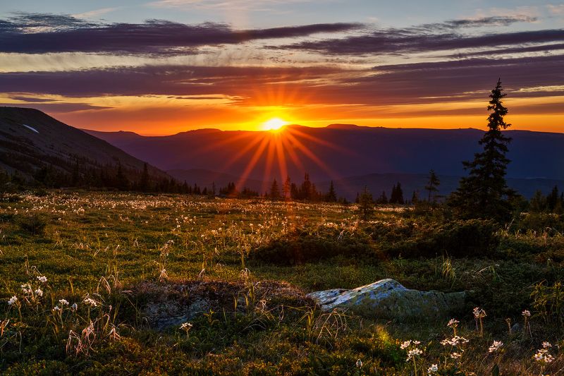 зигальга, поперечная, иремель, большой иремель, закат, башкирия, башкортостан, южный урал, урал Закат над хребтом Зигальга. Снято с плато горы Большой Иремельphoto preview