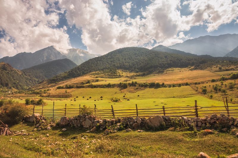 пейзаж, природа, горы, северная осетия-алания, кавказ Вид за ограждениемphoto preview