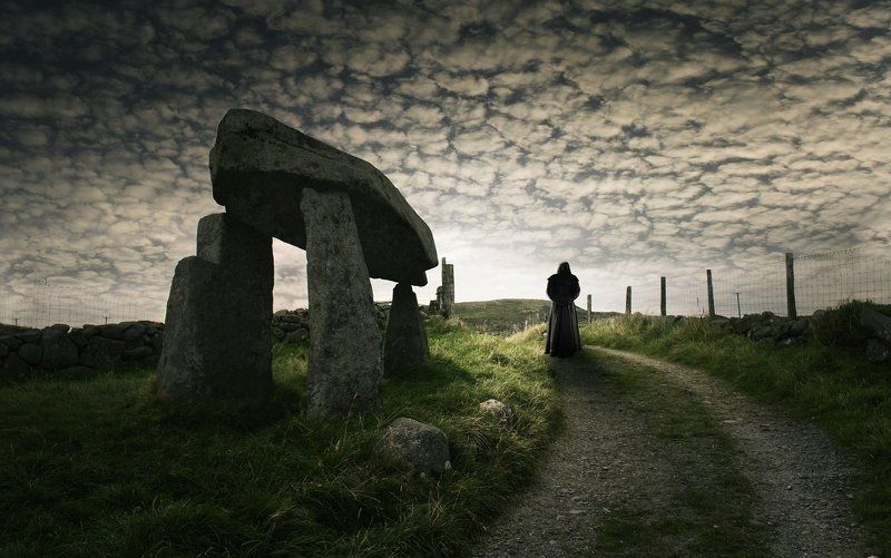 Legananny dolmen, Northern Ireland Awaitingphoto preview
